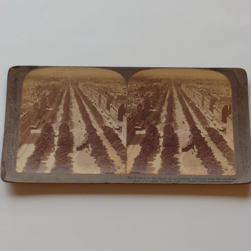 ANTIQUE Stereograph Card 1900 Underwood and Underwood "Avenue of the Grand Army"